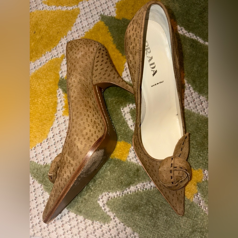 Prada Suede Heels Pumps 6.5 / 36.5 Brown Textured Bow Pointed Toe Italy - Picture 8 of 9